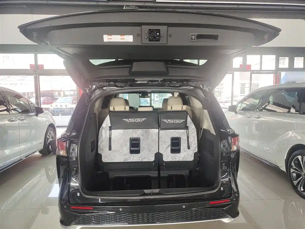 Toyota Granvia 2023 2.5L Hybrid Prestige PLUS Edition фото 19