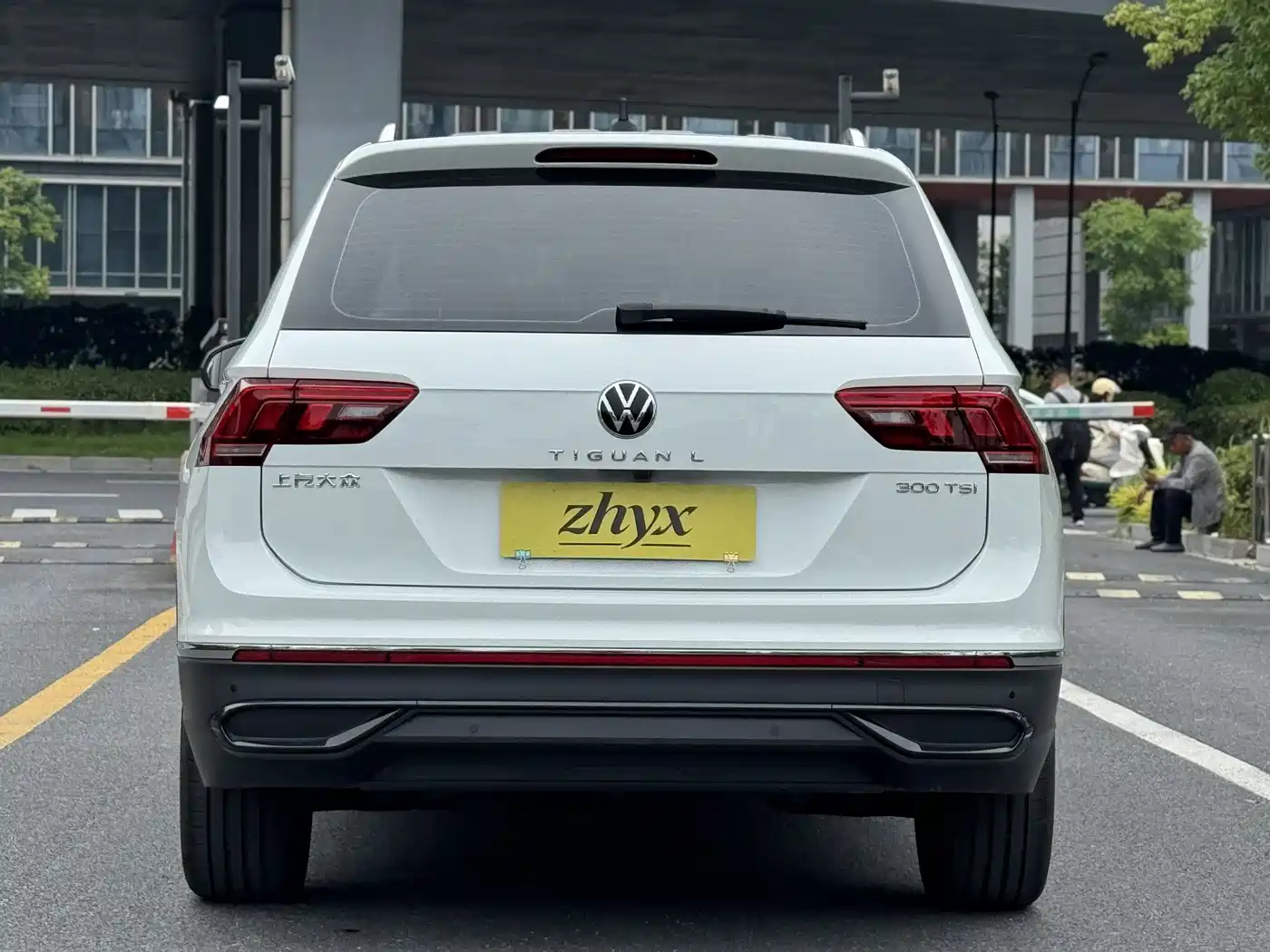 Volkswagen Tiguan L 2025 Model 300TSI Auto 2WD Dragon Edition фото 6