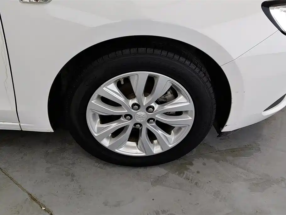 Buick Excelle 2018 15T Dual Clutch Elite (China V) фото 6