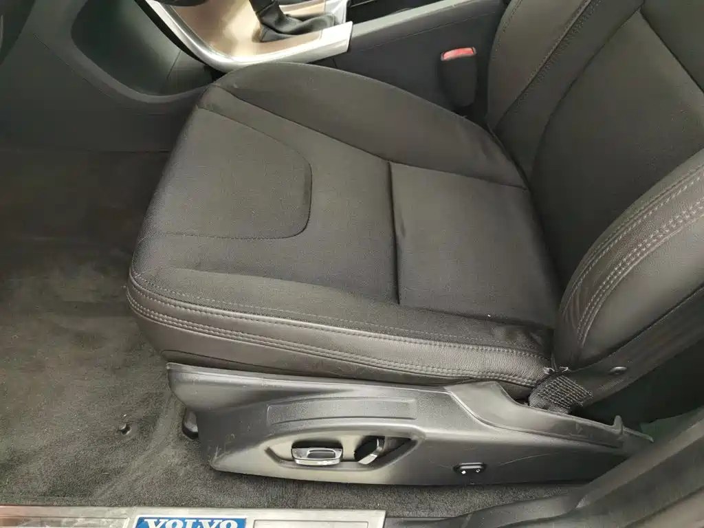Photo 20 - Volvo XC60