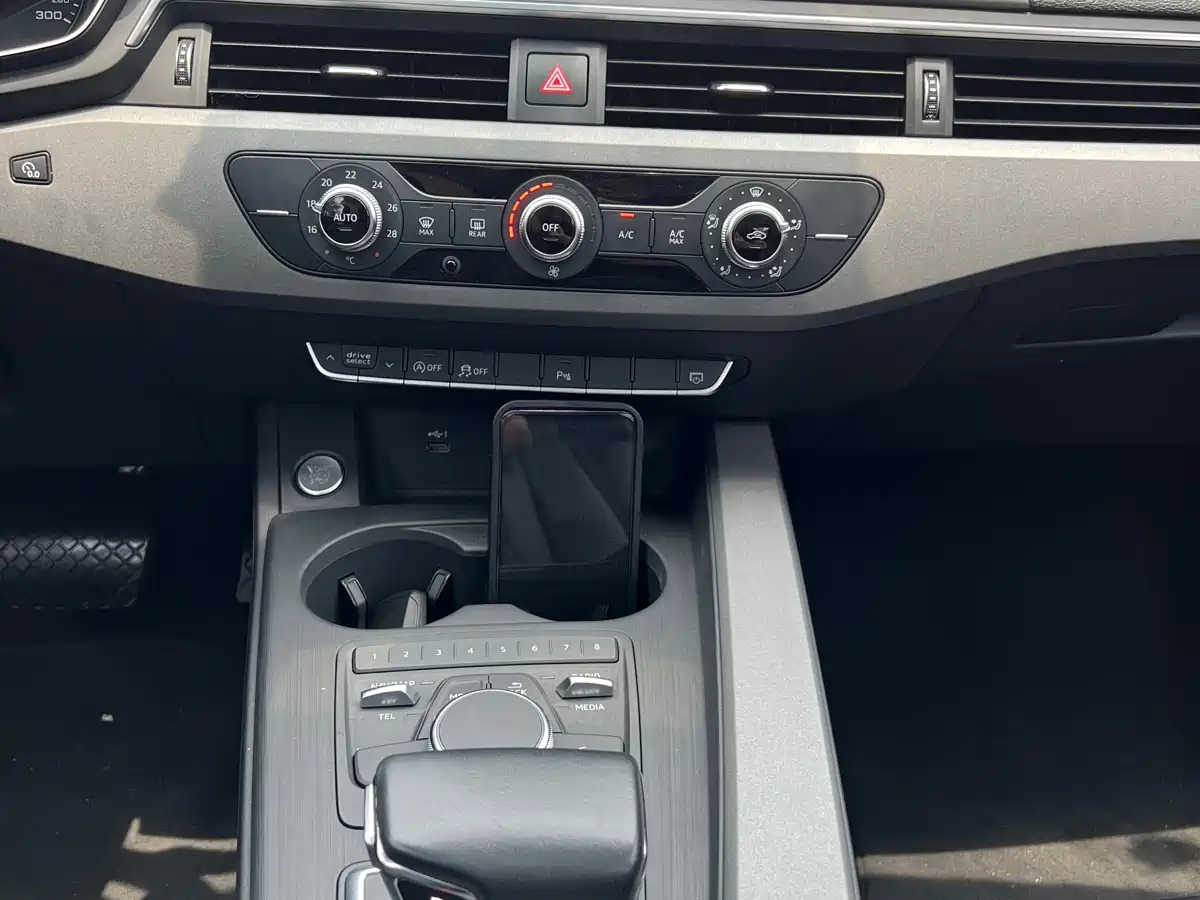 Audi A4L 2019 40 TFSI Progressive (China V) фото 12