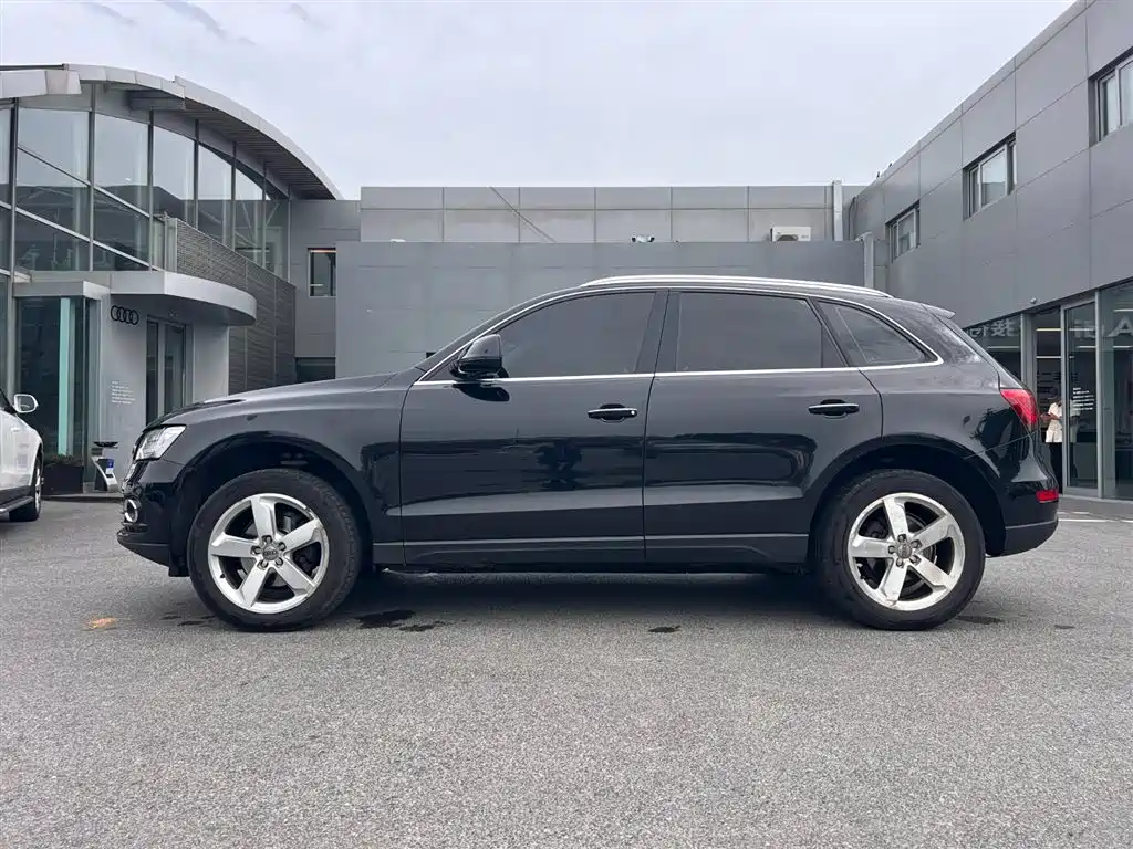 Audi Q5 2016 40 TFSI Technology Model фото 6