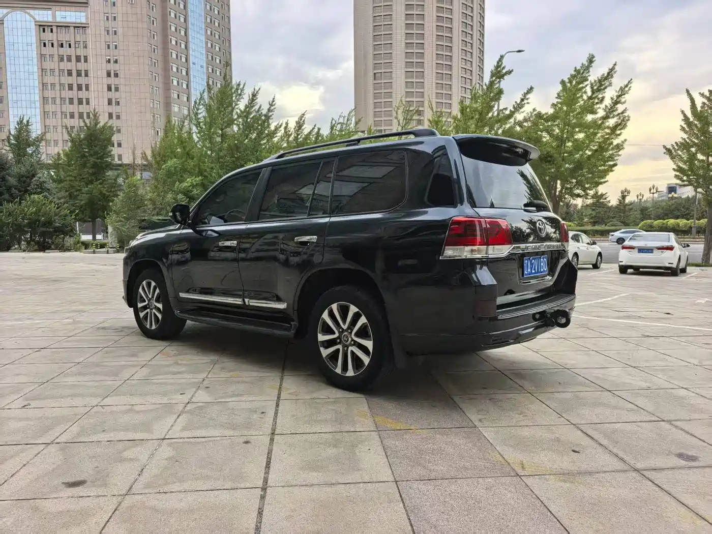 Toyota Land Cruiser (Import) 2019