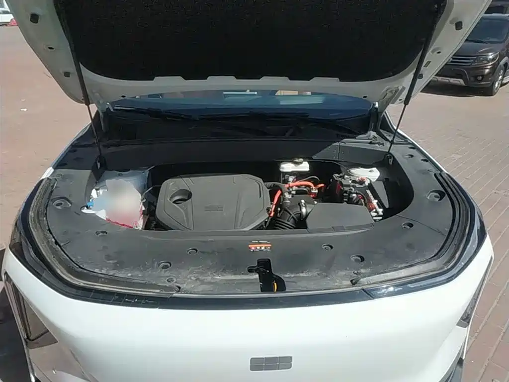 Geely Galaxy Galaxy L7 2025 EM-i 115km Explorer+ Edition фото 20
