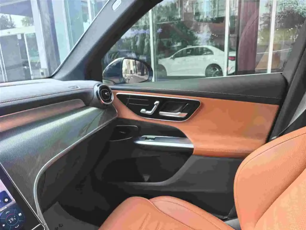 Mercedes-Benz GLC 2025 2025 Facelift GLC 260 L 4MATIC Dynamic