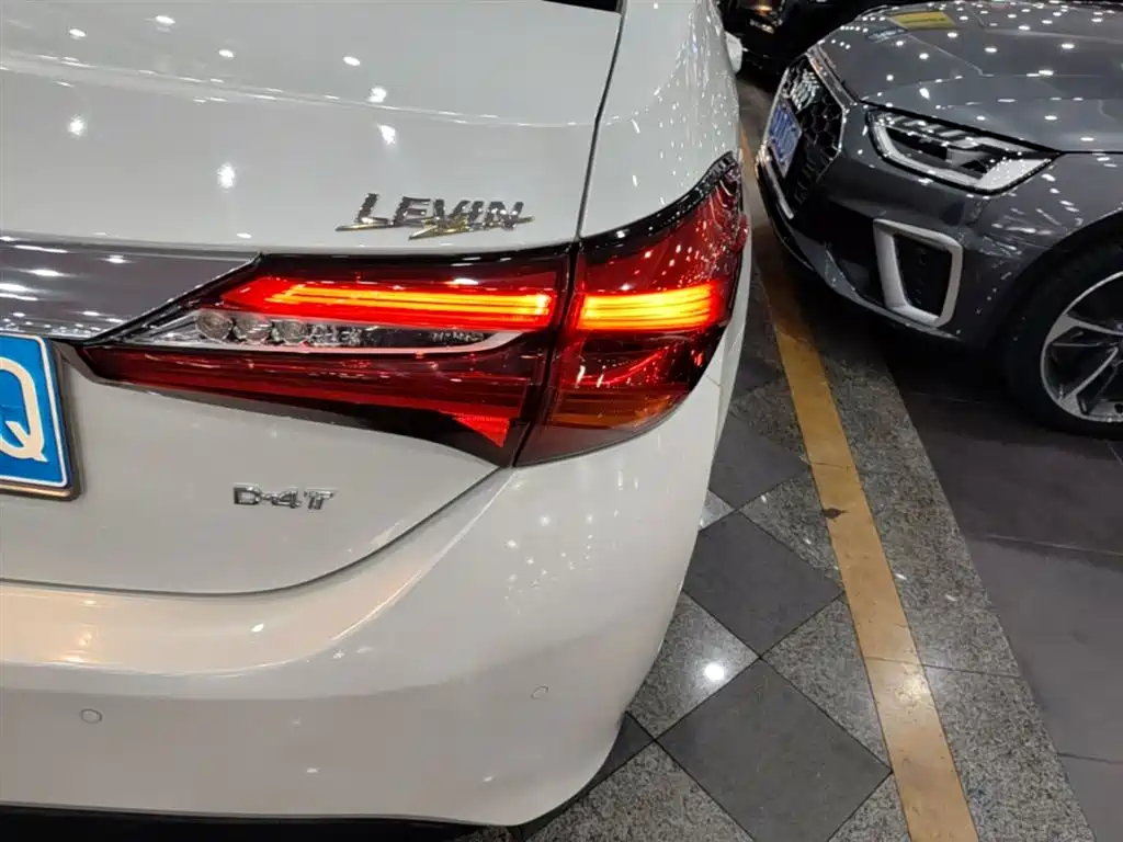 Toyota Levin 2017 Facelift 185T CVT Elite (China V) фото 8