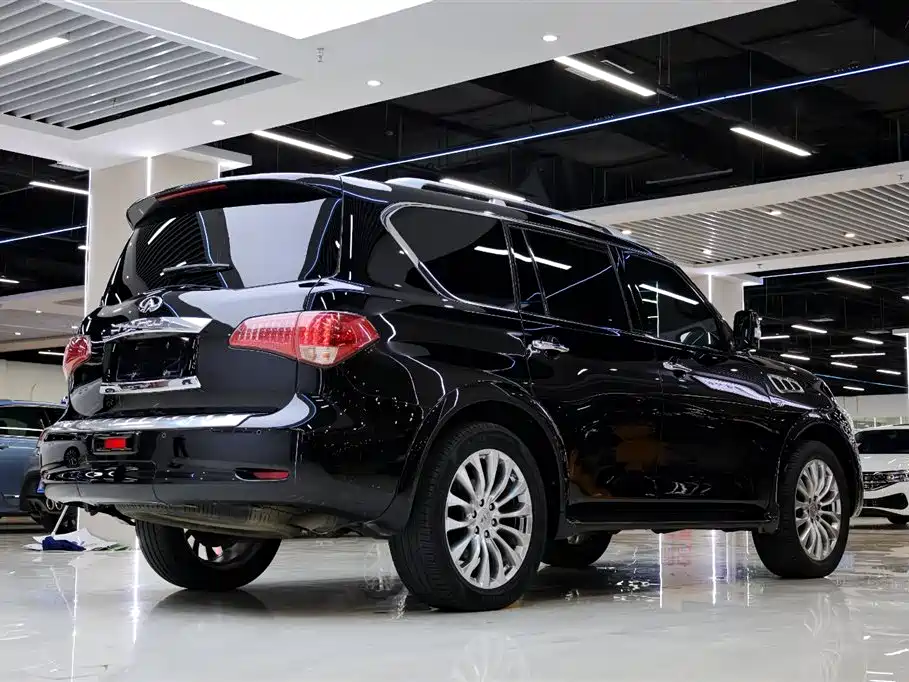 Infiniti QX80 2016 5.6L 4WD фото 13