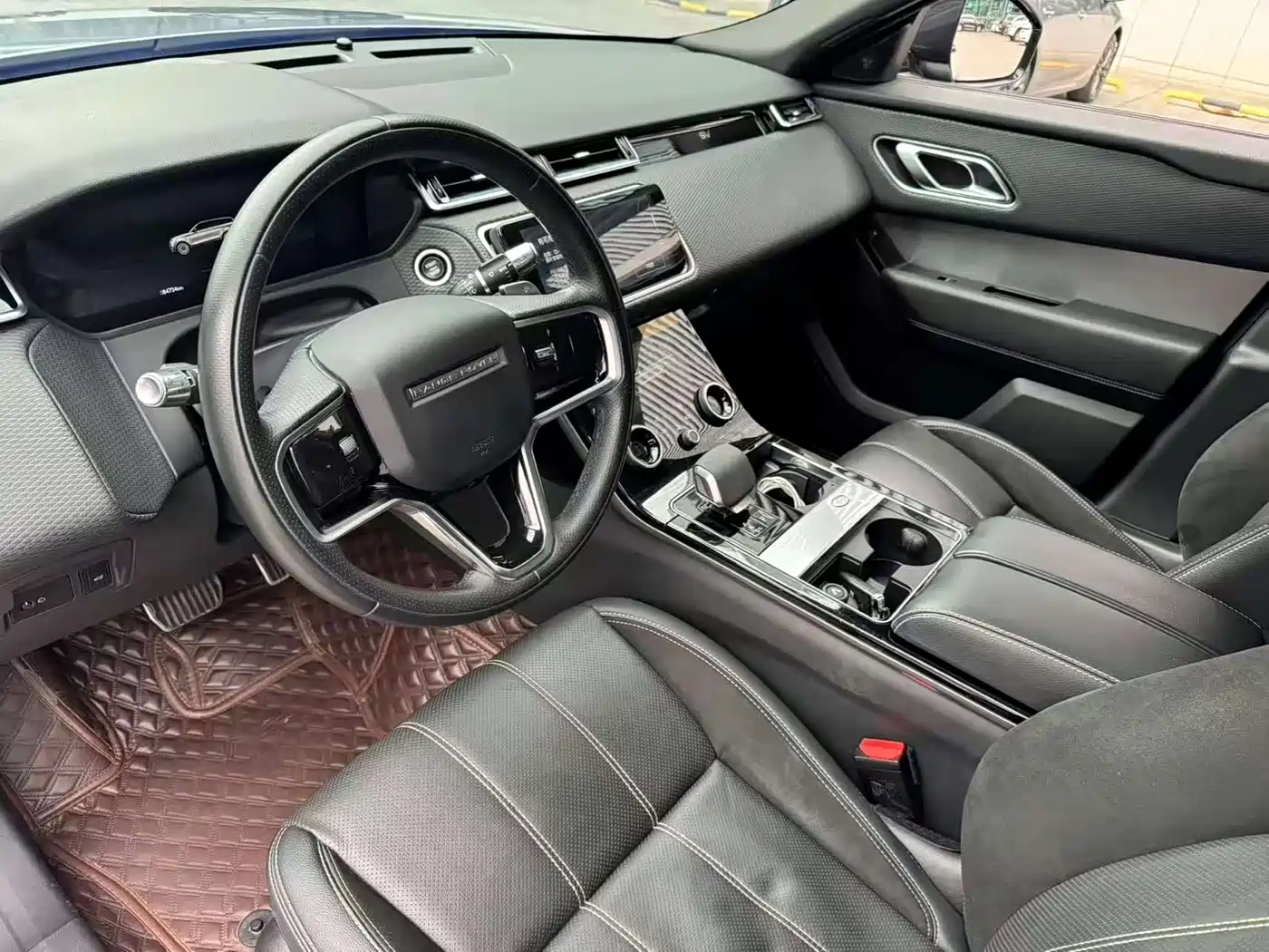 Land Rover Range Rover Velar 2021 P250 Gloss Black Collector's Edition фото 4