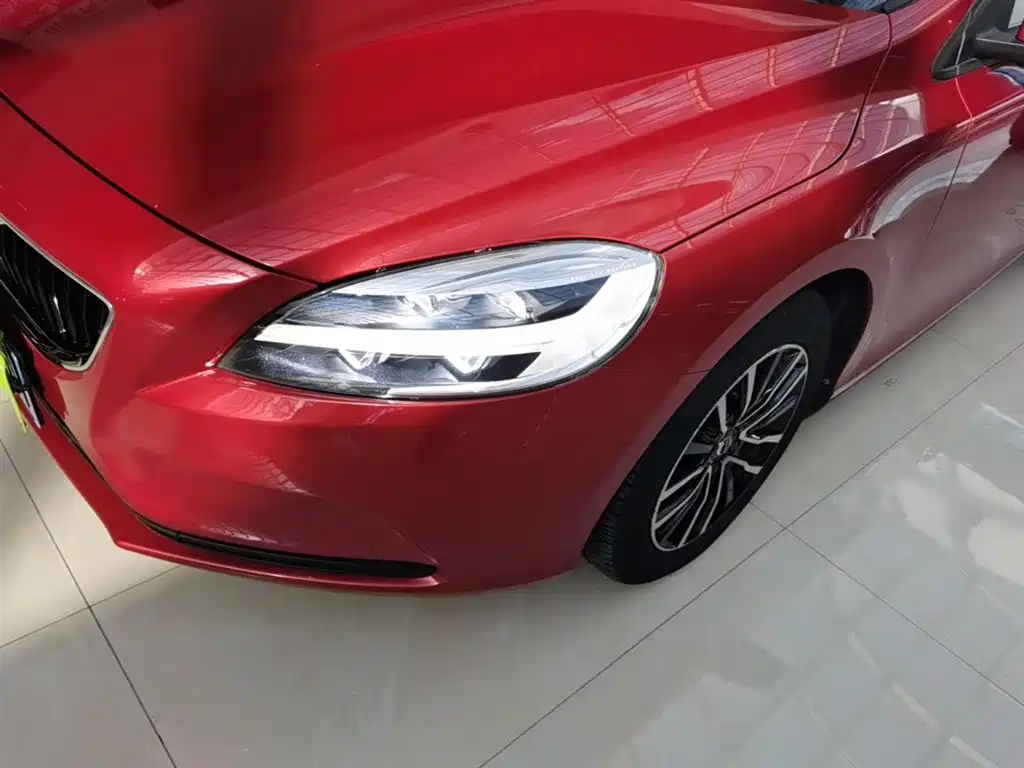 Volvo V40 2019 2019 T3 Momentum