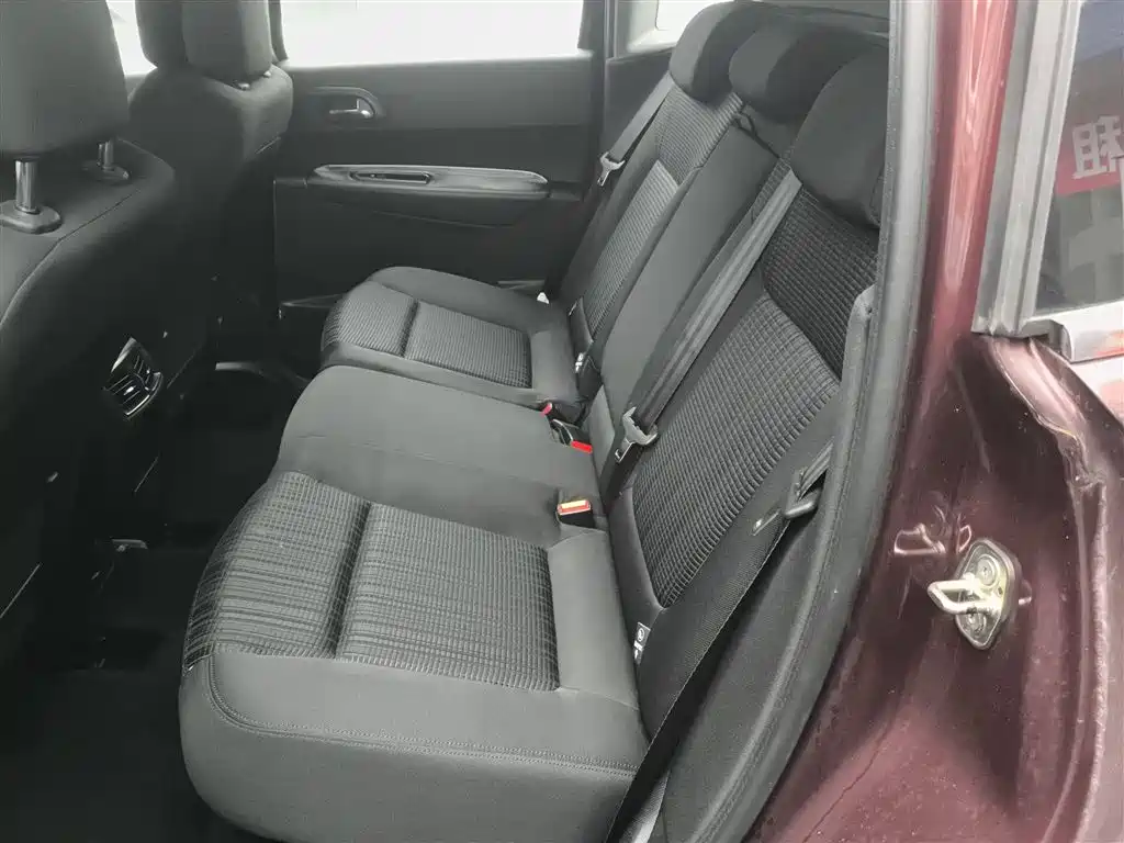 Peugeot 3008 2016 2.0L Automatic Classic Edition фото 14
