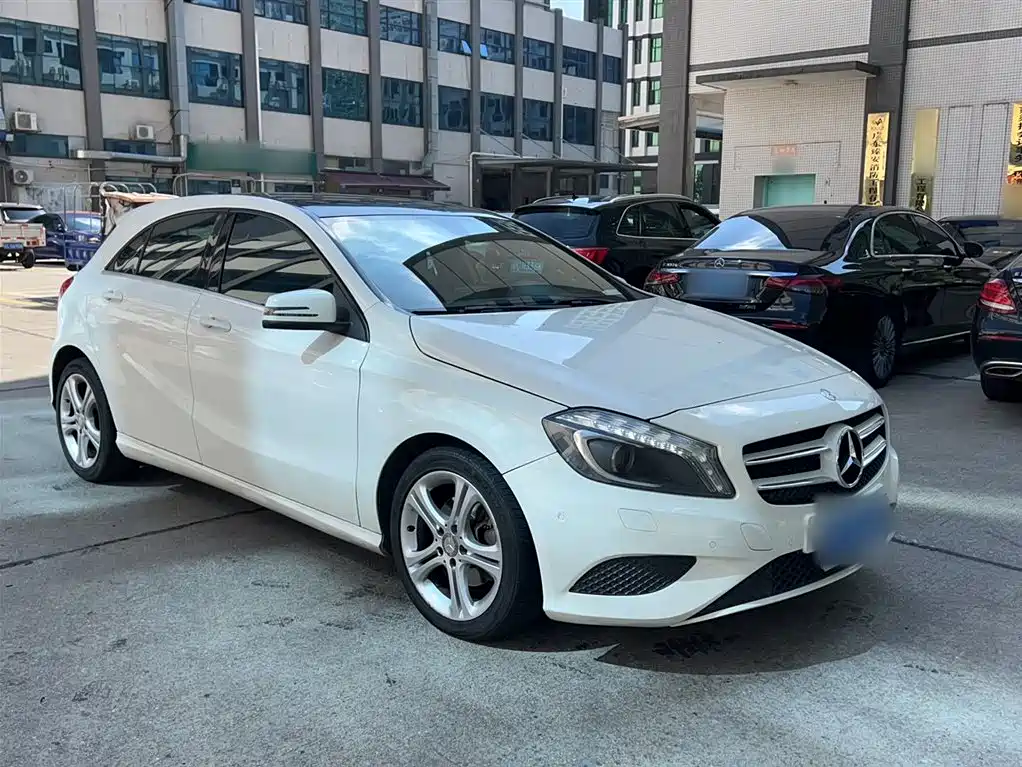Mercedes-Benz A-Class (Import) 2015 A 180 фото 11
