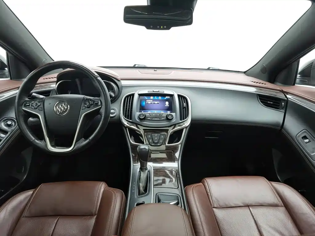 Фото 5 - Buick LaCrosse