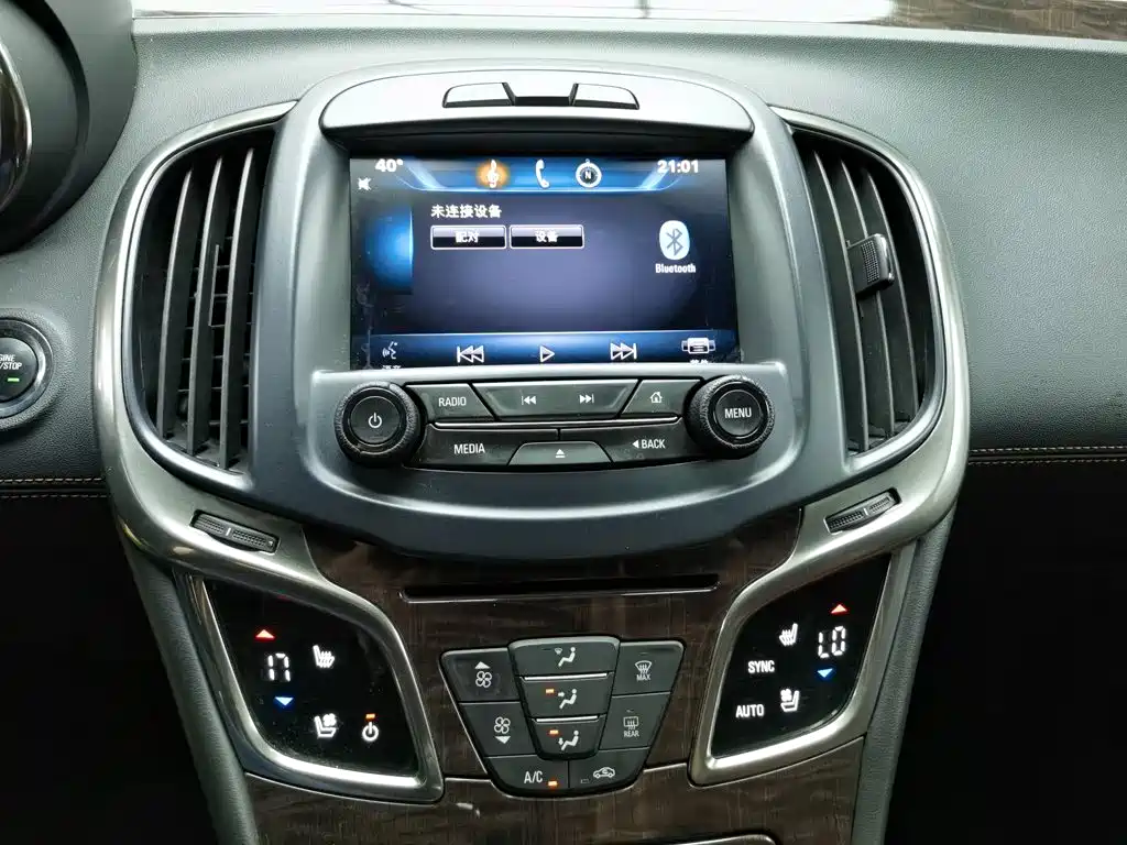 Фото 12 - Buick LaCrosse