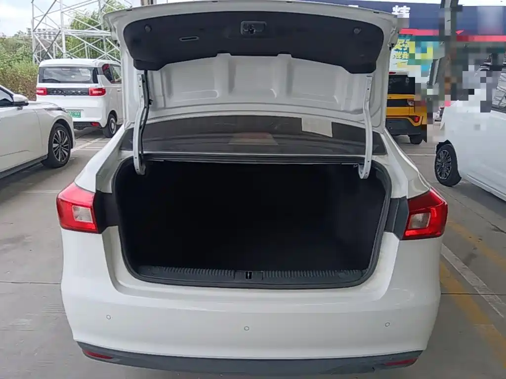 Roewe 360 2017 2017 1.5L Auto Luxury Edition