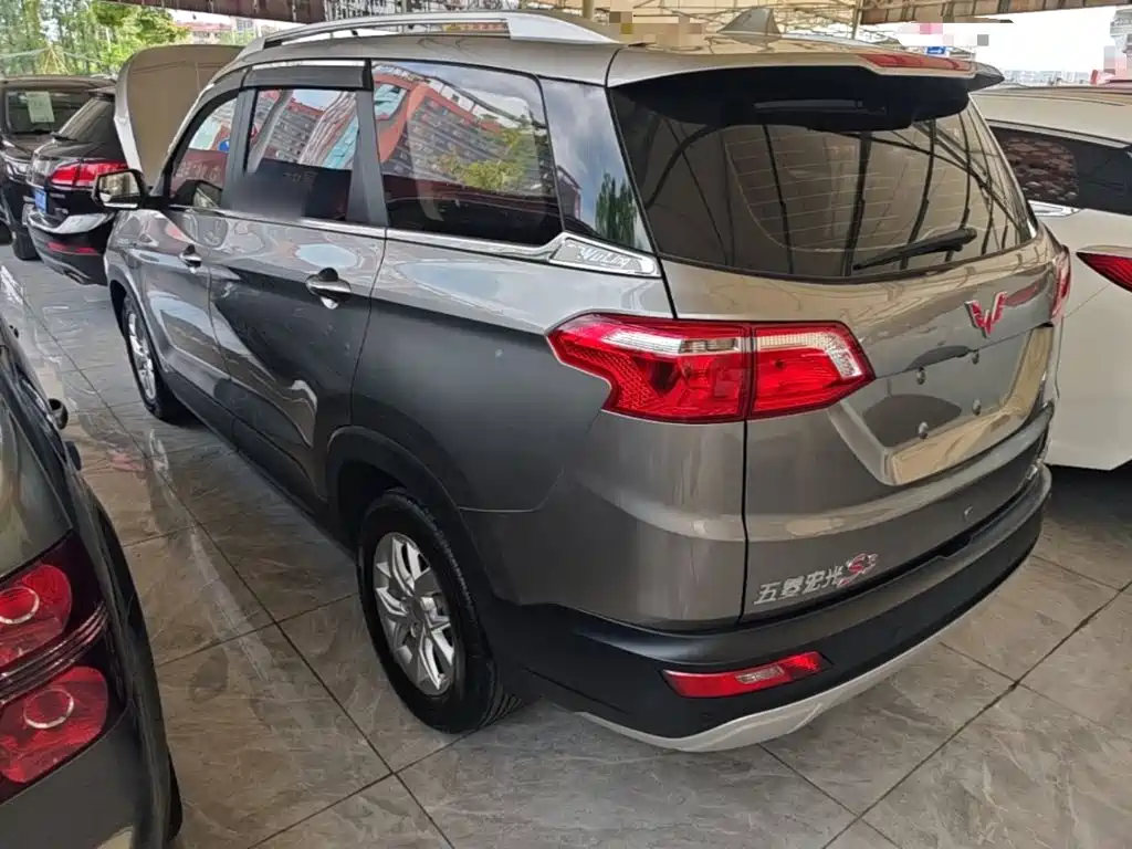 Wuling Motors Wuling Hongguang S3 2019 2019 1.5T Manual Luxury Model China VI