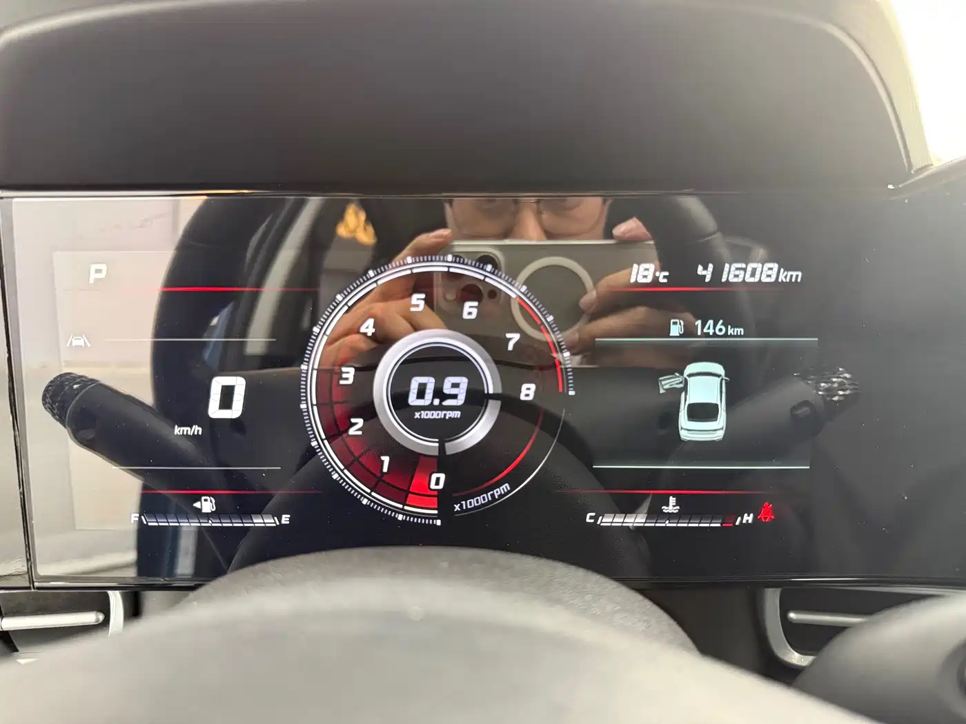 Hyundai Elantra 2022 1.5L CVT LUX Premium Edition фото 16