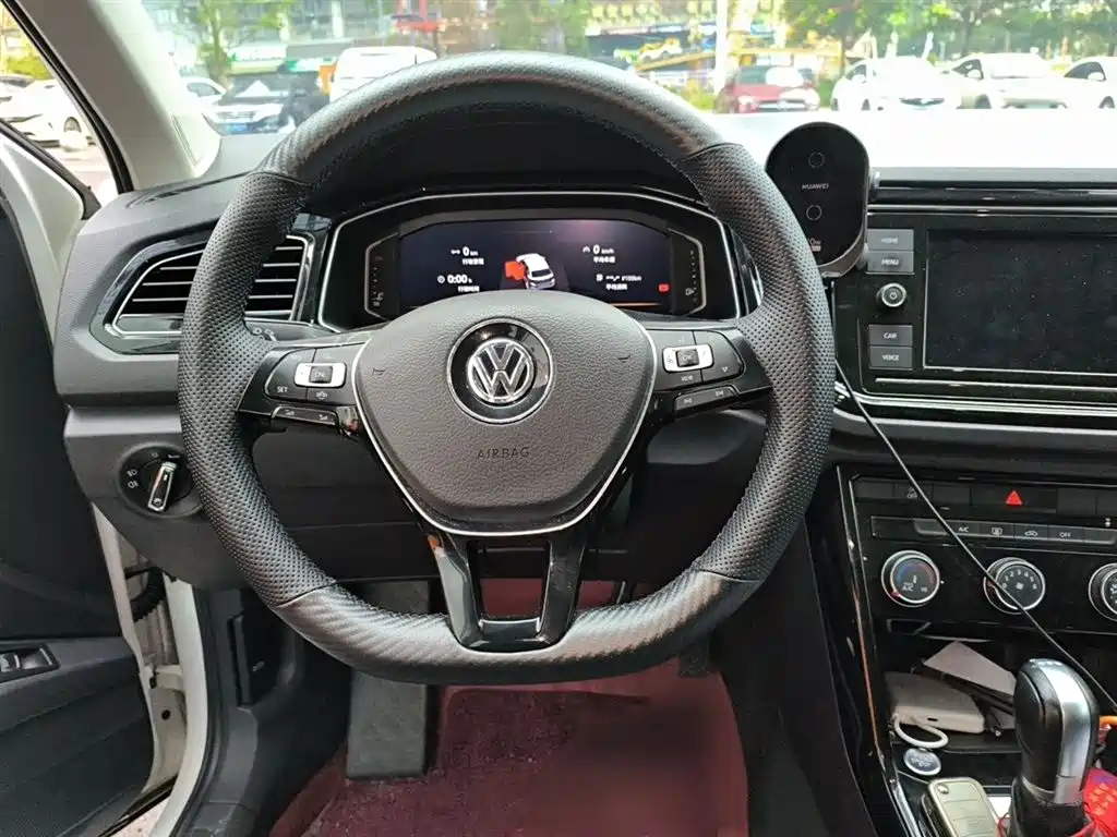 Volkswagen T-ROC 2020 280TSI DSG 2WD Comfort фото 3