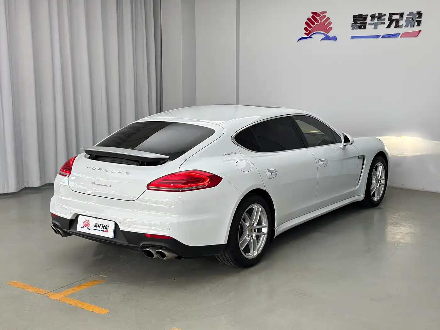 Porsche Panamera 2016 Panamera 4 Executive Edition 3.0T фото 10