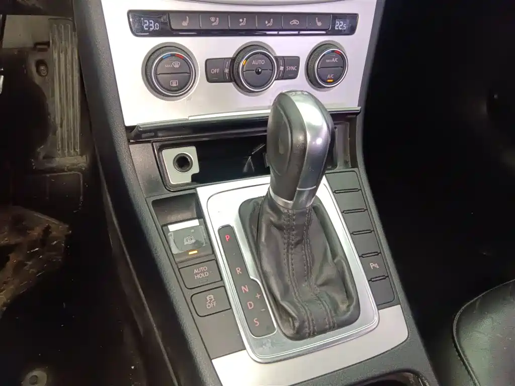 Volkswagen Magotan 2013 1.8TSI Luxury фото 10
