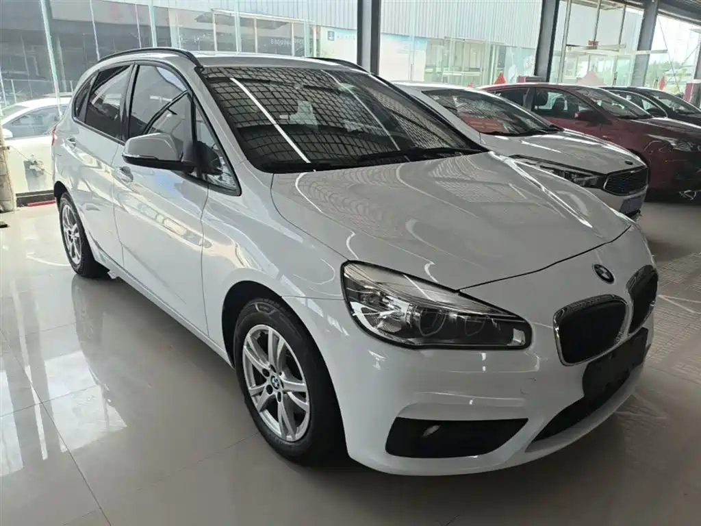 BMW 2 Series Touring 2016 218i Leading фото 4
