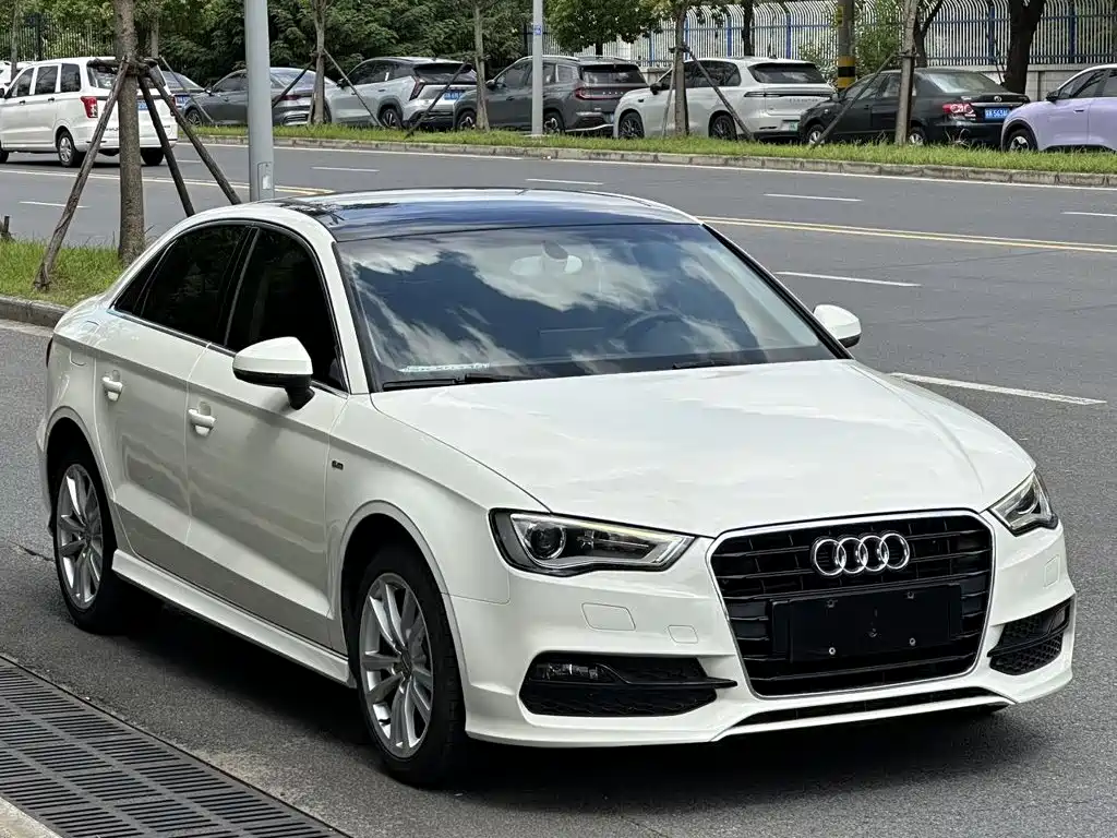 Audi A3 (Import) 2014 2014 Limousine 40 TFSI S line Comfort
