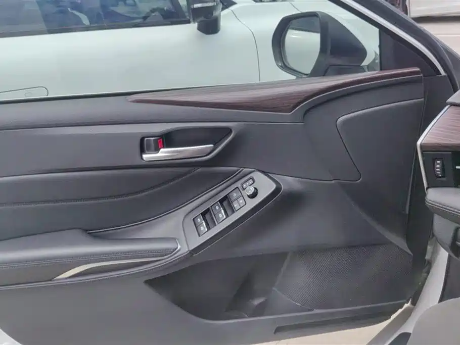 Toyota Avalon 2023 2.0L Premium Selection фото 7