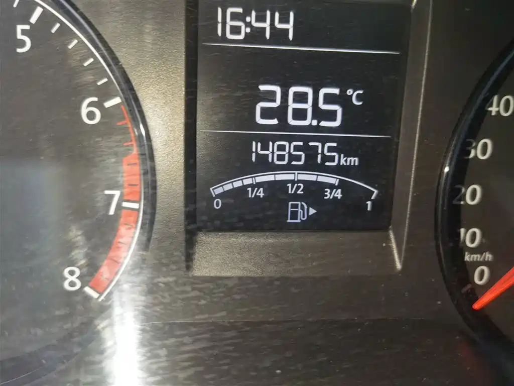 Volkswagen Polo 2016 1.4L Manual Trend фото 8