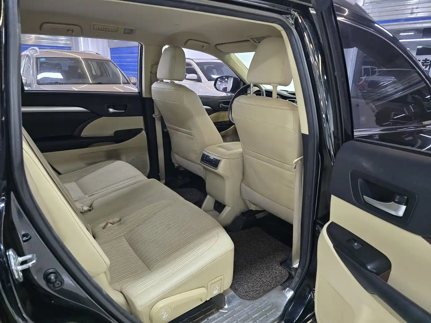 Фото 8 - Toyota Highlander