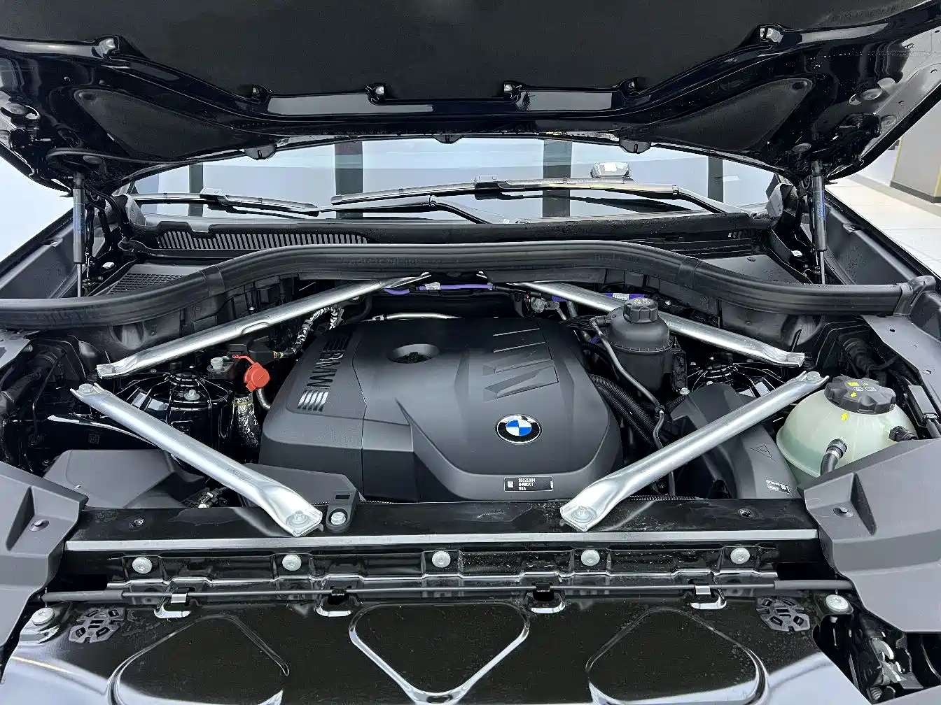 BMW X5 2025 Model xDrive 30Li Exclusive M Sport Blackout Package фото 29