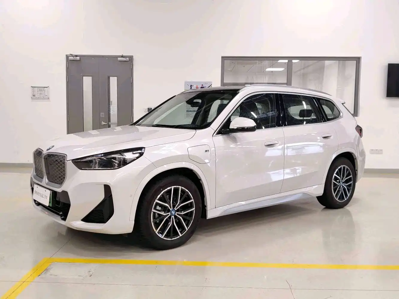 BMW iX1 2023 eDrive25L M Sport Package
