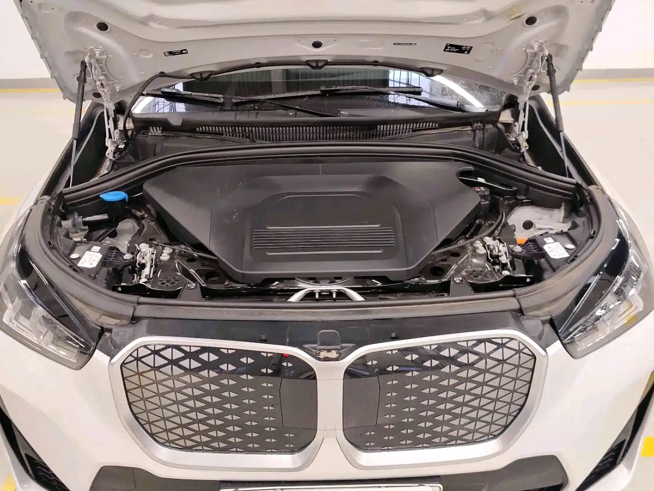 BMW iX1 2023 eDrive25L M Sport Package фото 13