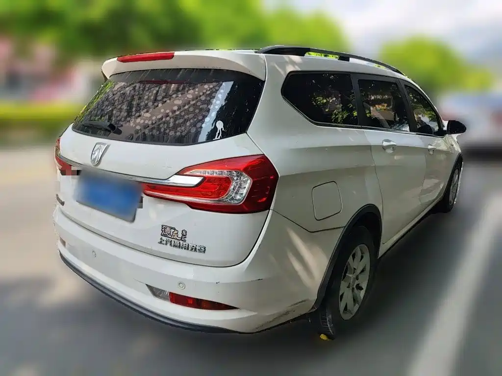 Baojun 310W 2019 2017 1.5L Manual Fashion Edition (China V)