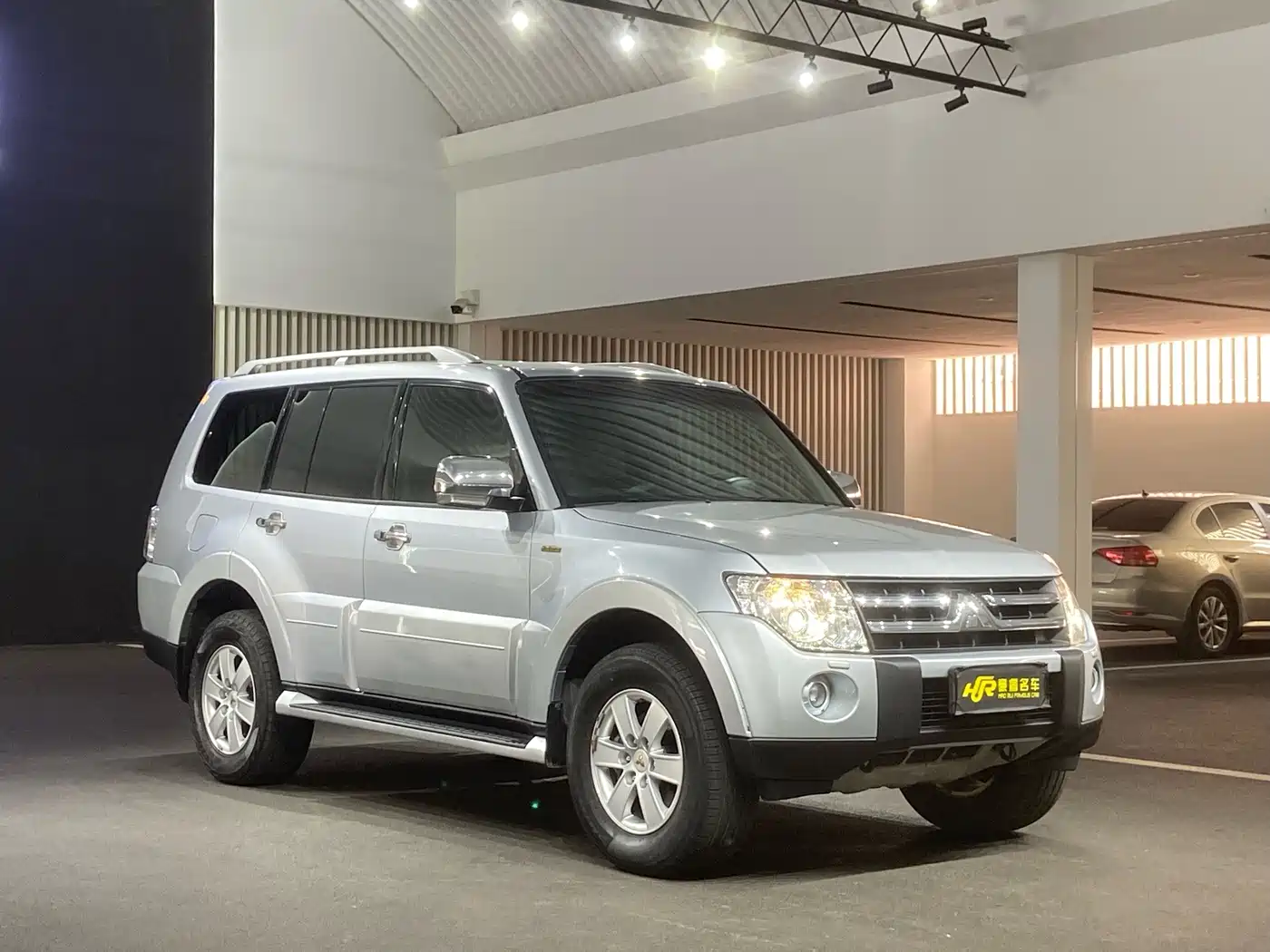Mitsubishi Pajero (Import) 2008 2009 3.8L 5-Door Flagship