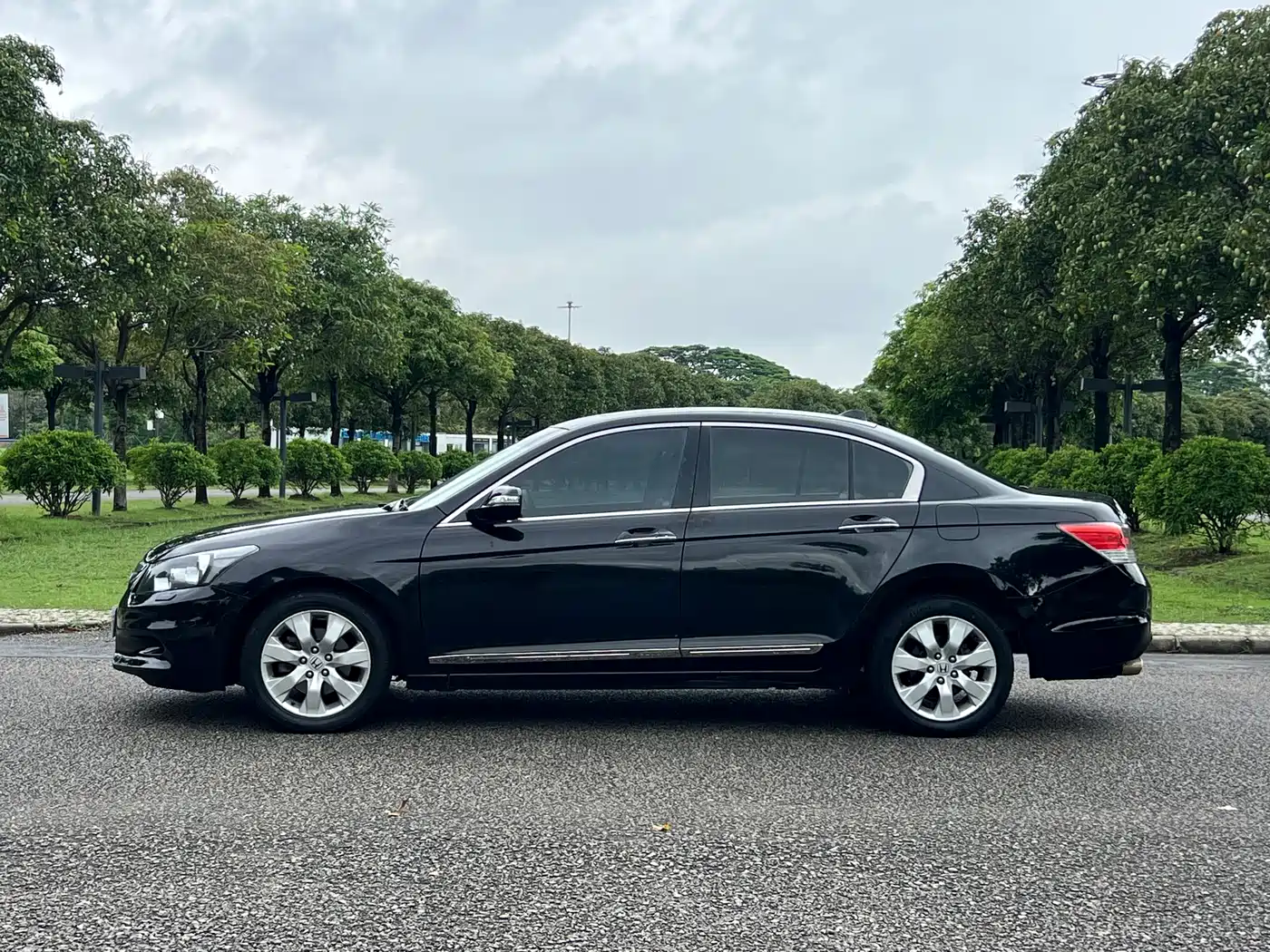 Фото 4 - Honda Accord