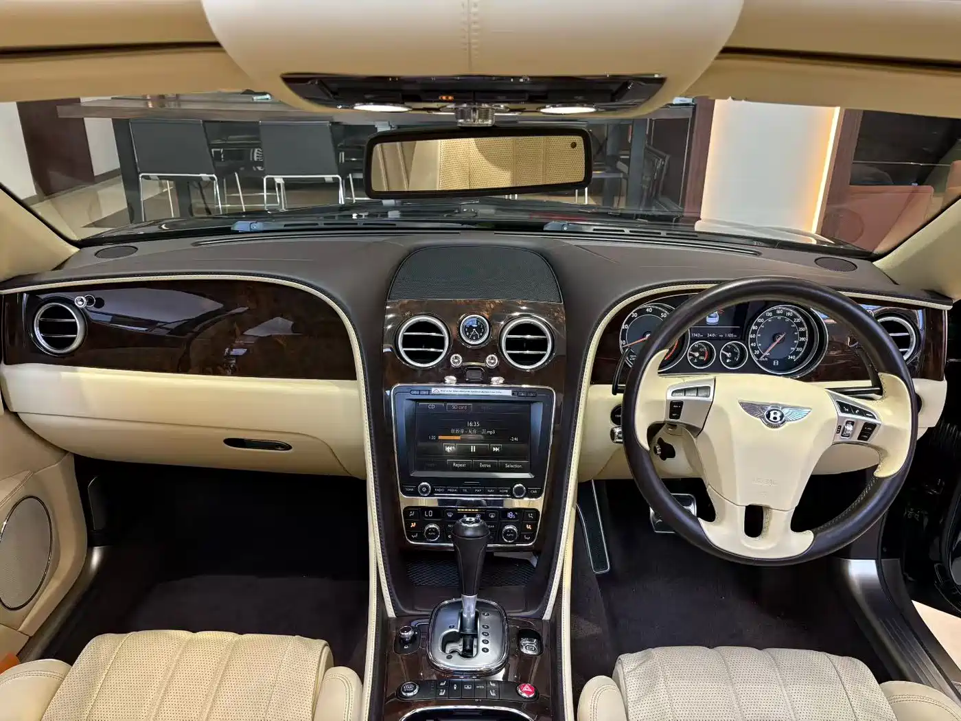 Bentley Flying Spur 2013 6.0T W12 Mulliner фото 9