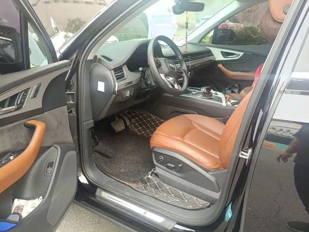 Photo 17 - Audi Q7