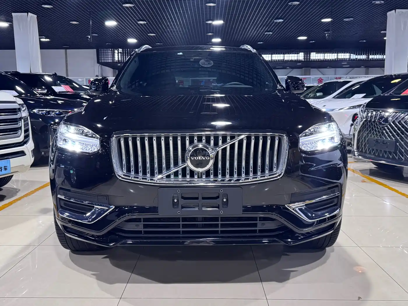 VOLVO XC90