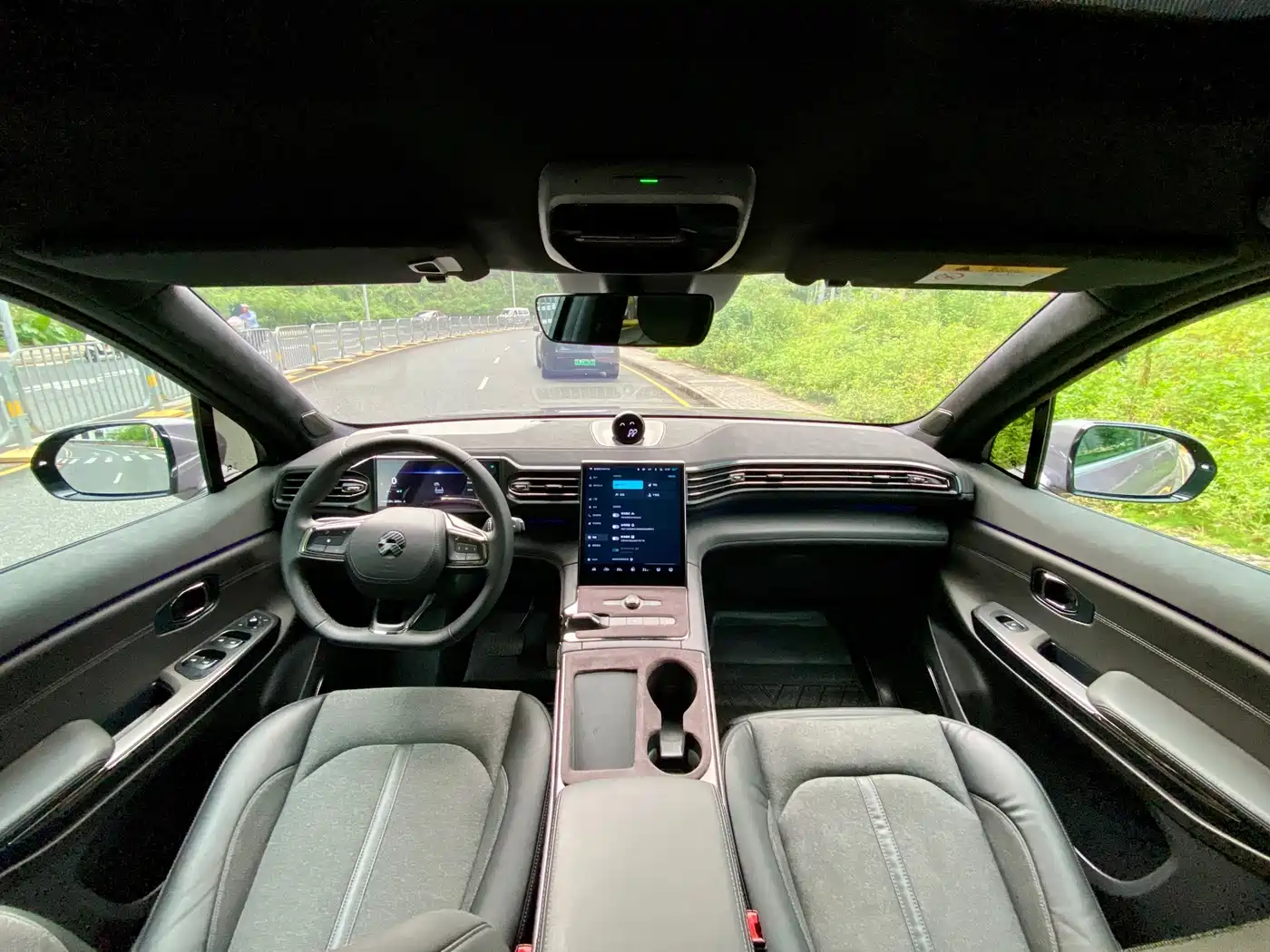 Фото 8 - NIO EC6