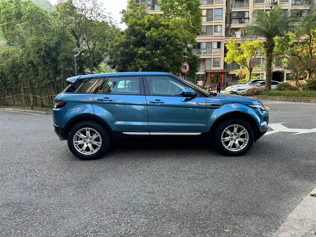 Land Rover Range Rover Evoque (Import) 2014 2.0T 5-door Brilliance Premium фото 7