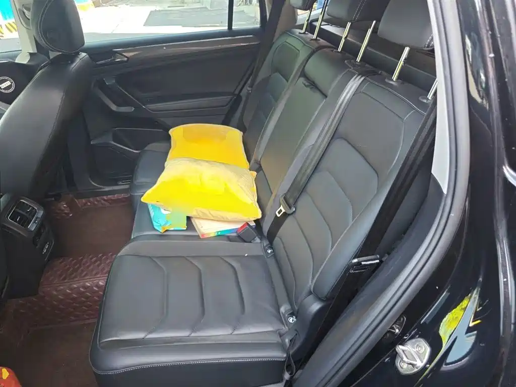 Volkswagen Tiguan L 2021 330TSI Automatic 2WD R-Line Premium фото 18