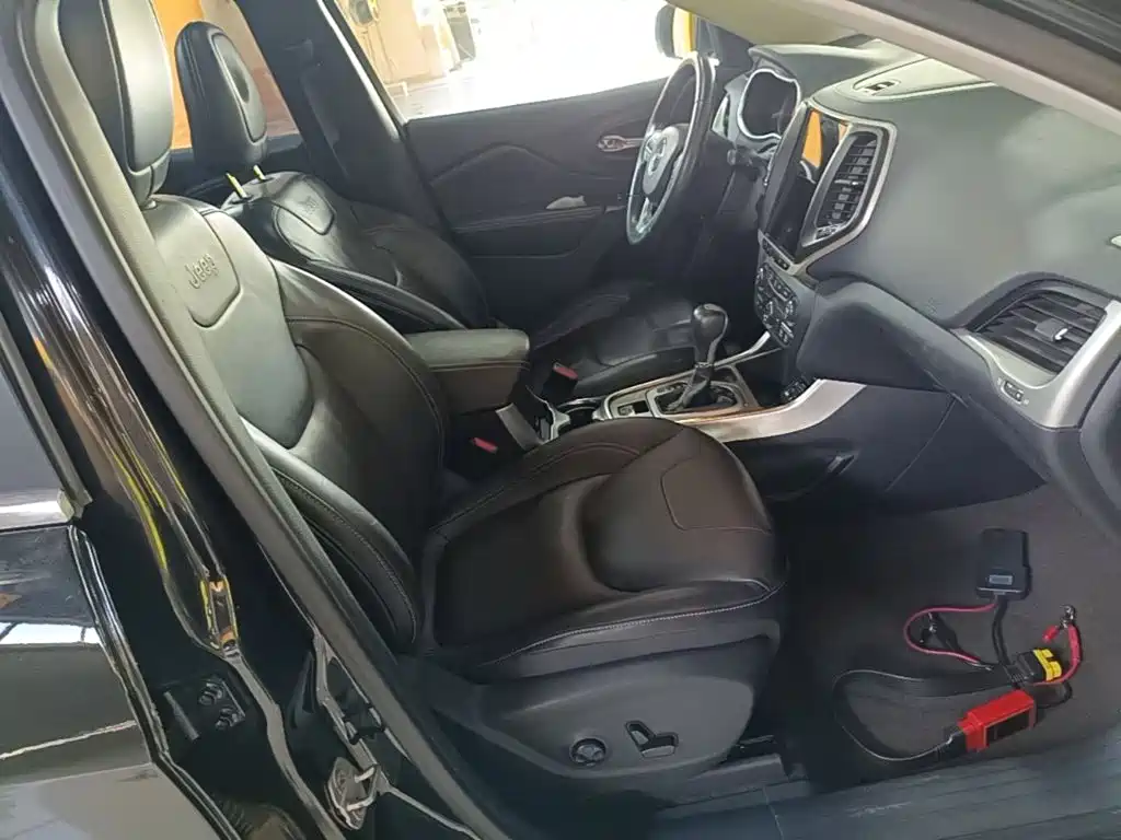 Jeep Cherokee 2016 2016 2.4L Leading Edition