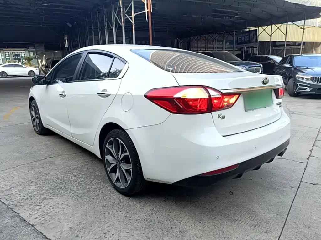 Photo 5 - Kia K3