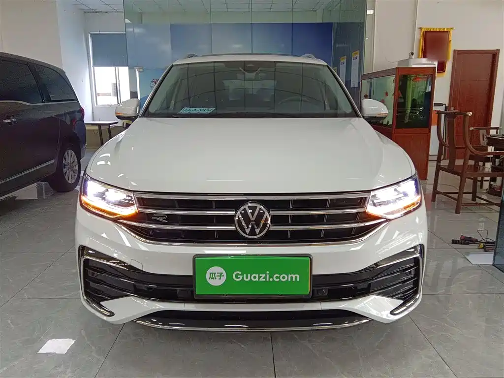 Volkswagen Tiguan L 2023 330TSI Auto 2WD R-Line Premium Edition фото 3