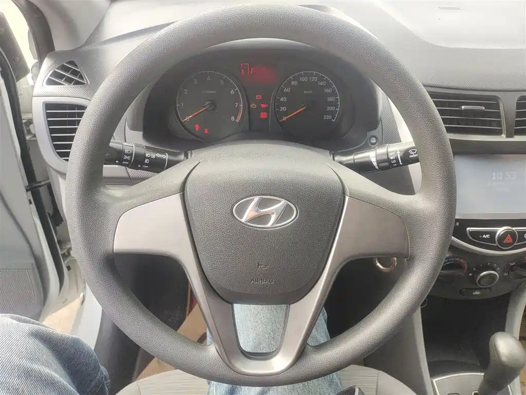 Hyundai Verna 2014 1.4L Automatic Smart GLS фото 11