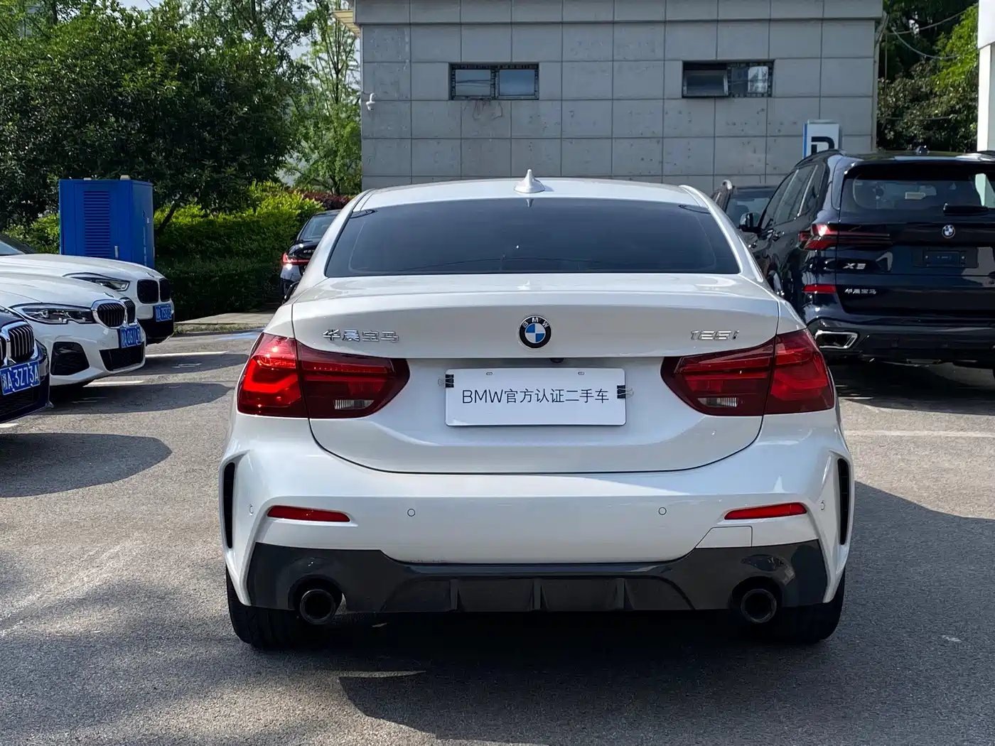 BMW 1 Series 2023 125i M Sport Shadow Edition фото 7