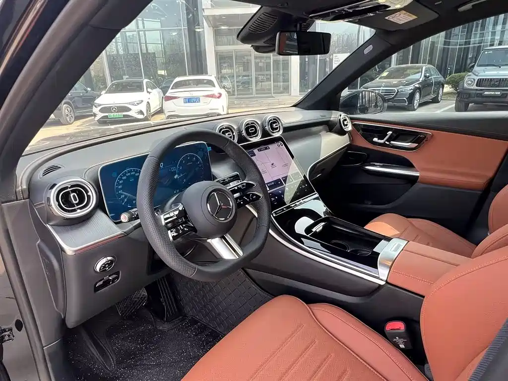 Mercedes-Benz GLC 2024 GLC 260 L 4MATIC Luxury 7-seater фото 6