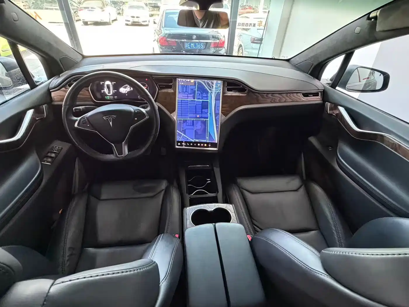 TESLA MODEL X