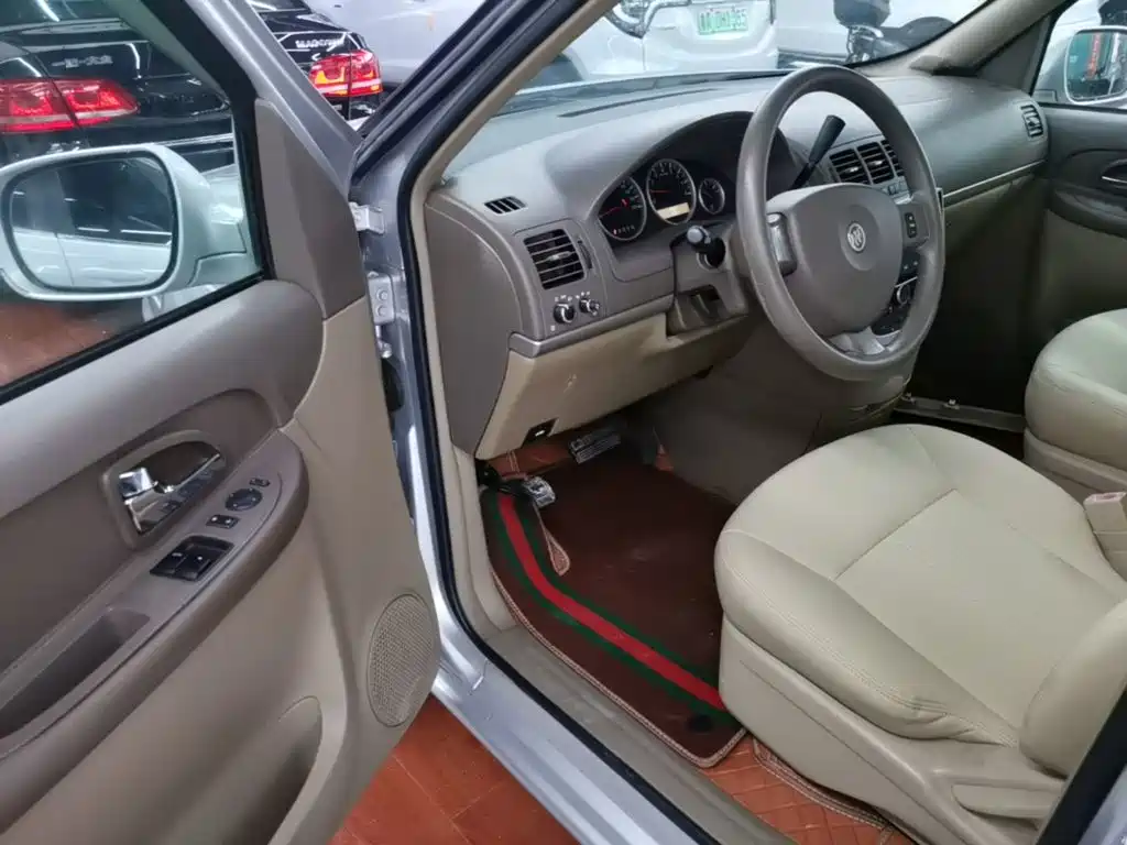 Фото 16 - Buick GL8