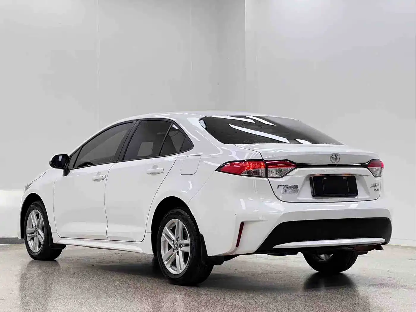 Toyota Levin 2022 185T CVT Luxury Edition фото 26
