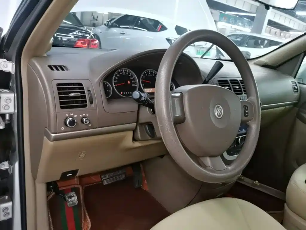 Фото 10 - Buick GL8
